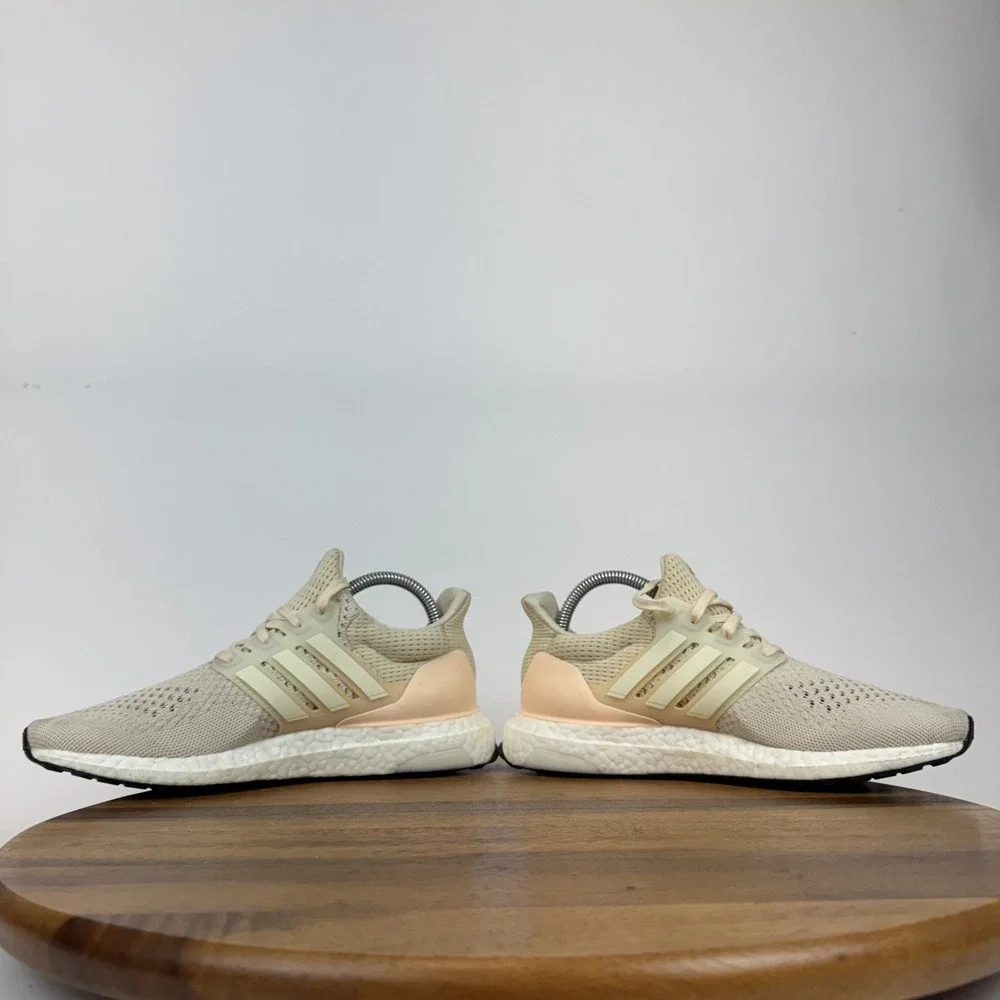 Womens Adidas Ultraboost 5.0 DNA‎ Beige Athletic Running Sneakers Size 7 M GUC